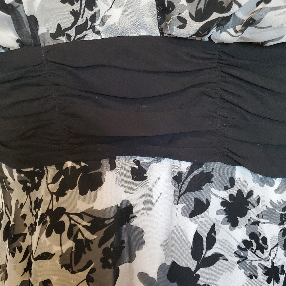 Dressbarn Black and White Dress - Picture 5 of 11